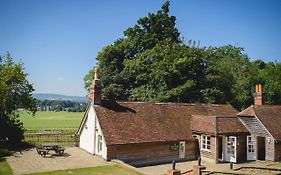 Cowdray Golf Lodge